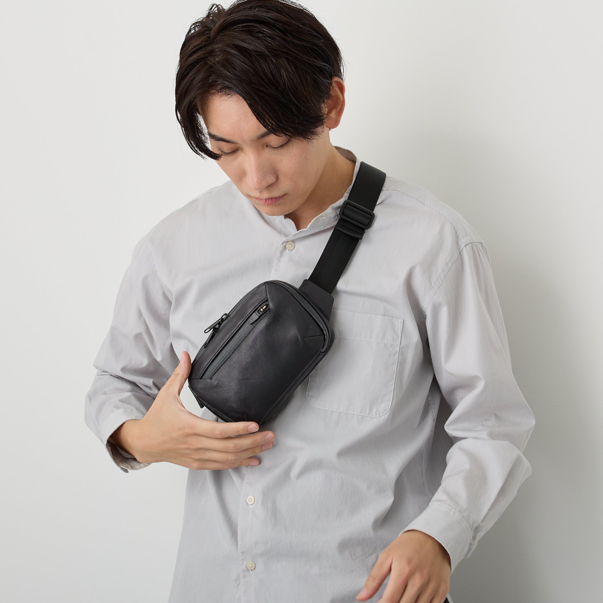 WATER PROOF LEATHER MINI SLING